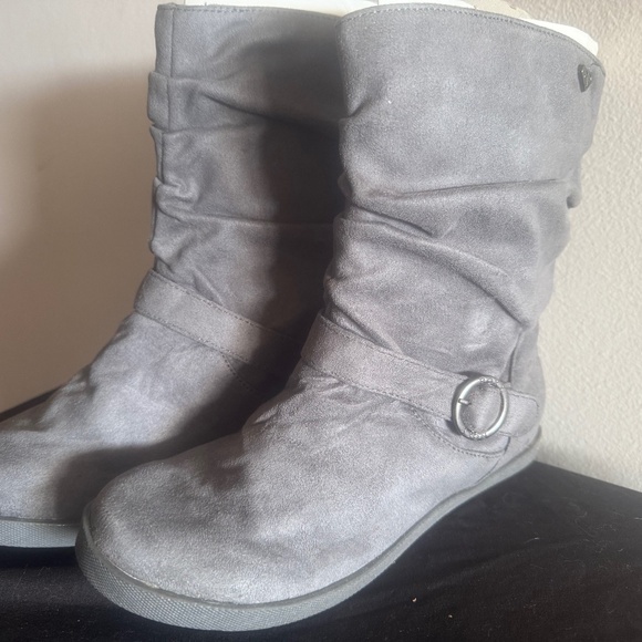 Roxy Suede Booties - Picture 1 of 3
